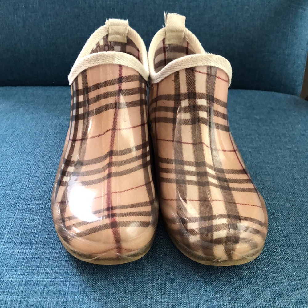 Women’s rain boots